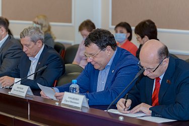 Область выходит на бездефицитный бюджет